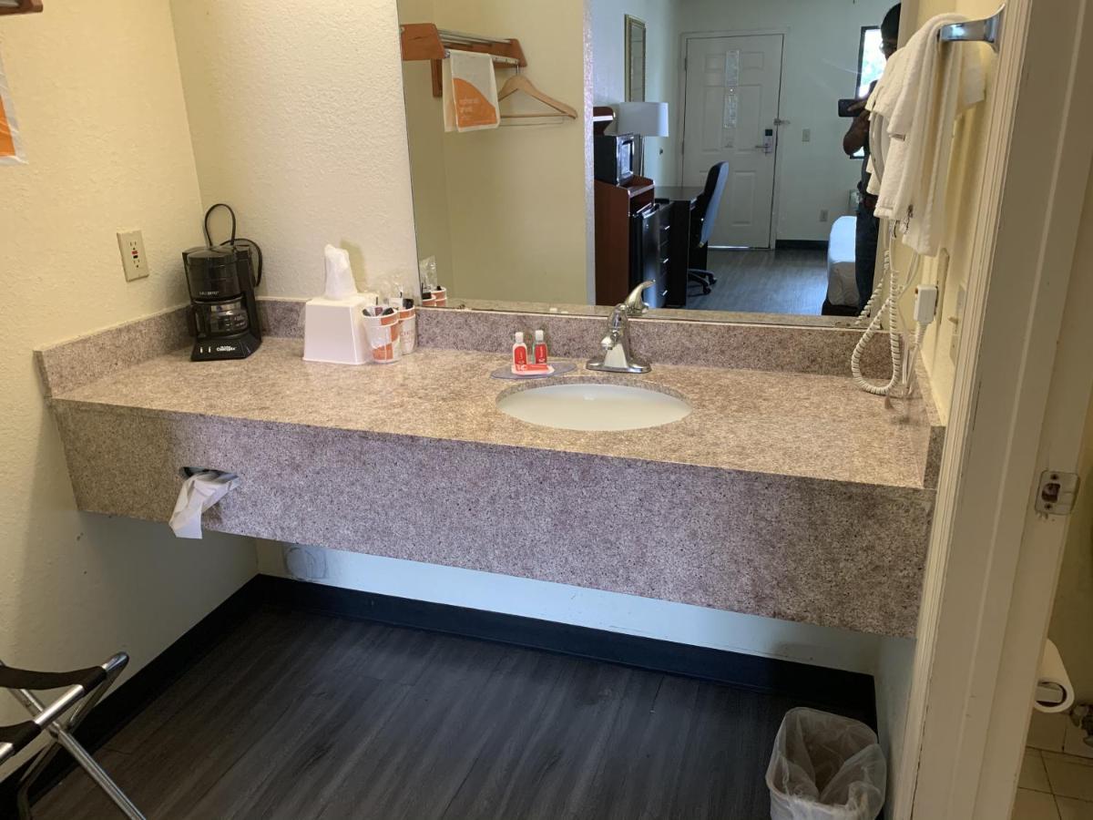 Econo Lodge Dothan Zewnętrze zdjęcie