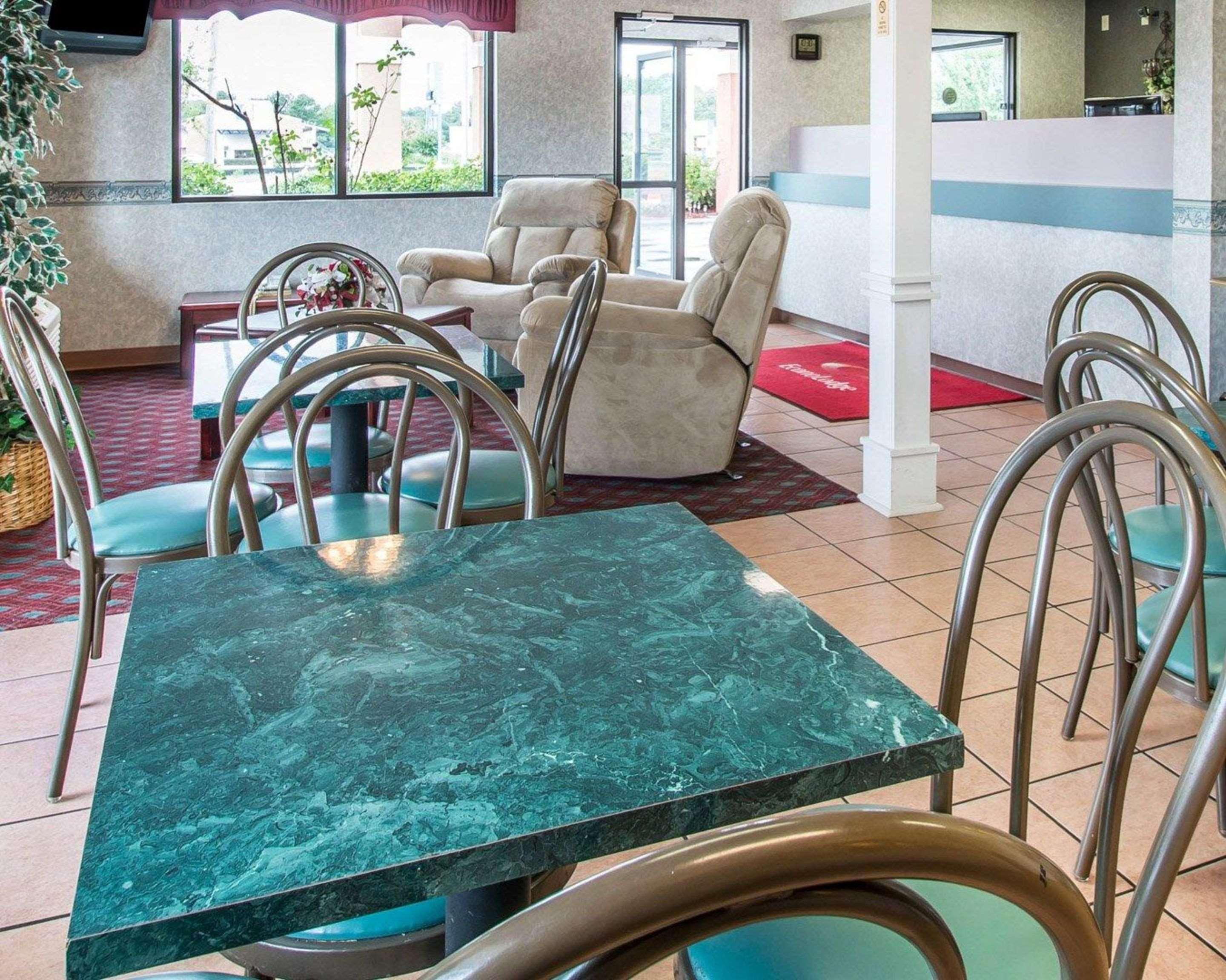 Econo Lodge Dothan Zewnętrze zdjęcie